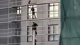 Türk usulü asansör sistemi: İnşaat işçilerinin hayatlarını hiçe saydığı anlar