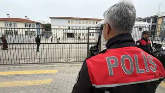 Okullarda büyük risk: Öğrenciler şiddeti kopya çekiyor