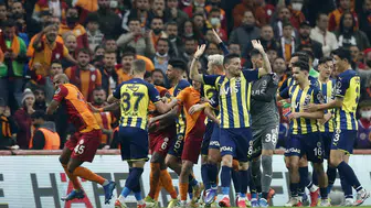 Galatasaray, Fenerbahçe'yi Osimhen ile devirdi