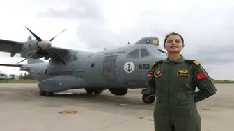 Mavi vatanda bir ilk: Türk Deniz Kuvvetleri'nin ilk kadın uçak pilotu