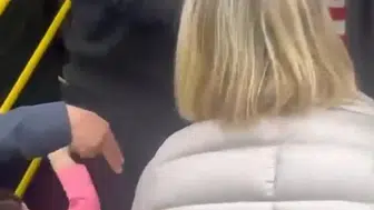 Otobüste kadınlar yer kavgasında şoförün kolunu ısırdı