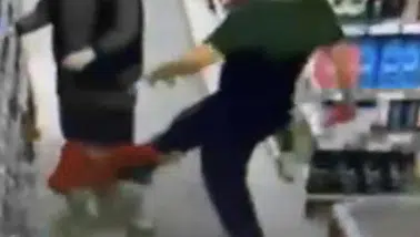 Markette çocuğunu döven baba gözaltında