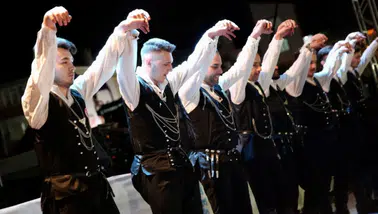 Türkler yeni rekorun peşinde: 5 bin kişi Guinness için sahneye çıkacak