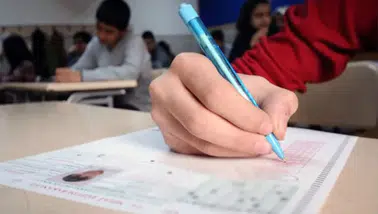 Sınav sistemi edğişecek mi: Aileler tedirgin oldu