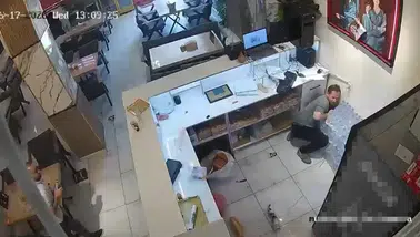 Kafede mutfak tüpü patladı: Olay anı kamerada