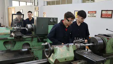 Aileler endişeli: Meslek liseli öğrenciler stajlarda ölüyor
