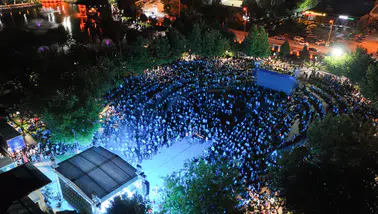 Selçuklu'da binlerce kişi 2000'ler Türkçe Pop Konseri ile coştu