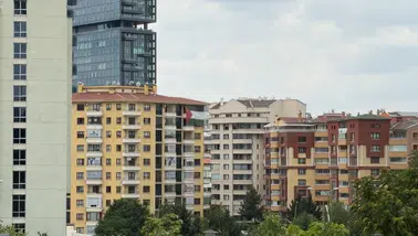 ABD Başkanı Trump’ın kalacağı otelin karşısına Filistin bayrağı asıldı