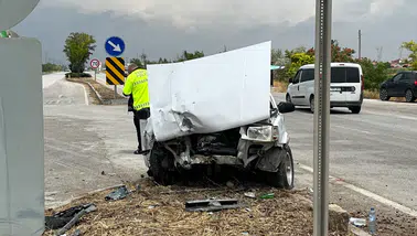 Konya’da otomobiller çarpıştı: 1’i ağır 5 yaralı