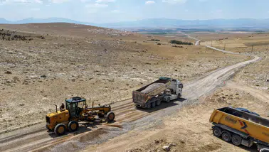 Ulaşım seferberliği başlatan Meram'da iki bağlantı yolu daha yapılıyor
