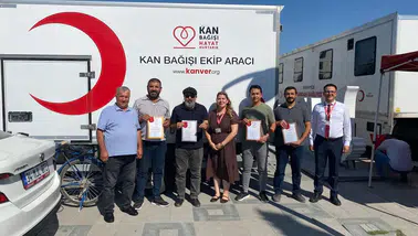 Konya'daki Kızılay kan bağışçıları madalyalarını aldı