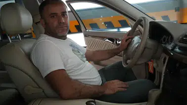 Mercedes marka aracı gümrükte buzdolabı gösterdiler