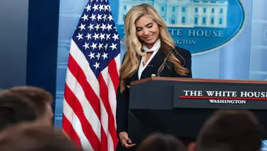Sözcüsü Trump'ı trollemiş: Basın sözcüsü "avukatım" dedi sınavı kazanamamış