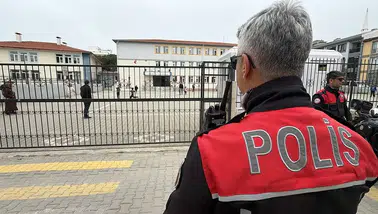 Okullarda büyük risk: Öğrenciler şiddeti kopya çekiyor