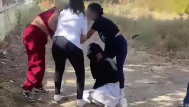 Bu çocuklar ne yapıyor: Kızların şoke eden görüntüsü