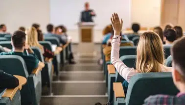 Üniversitelerde ders sayıları düşecek