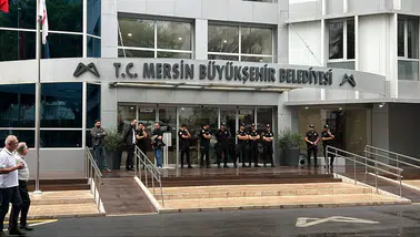 Mersin’de 3 belediyeye yolsuzluk operasyonu: Vahap Seçer dahil 59 gözaltı