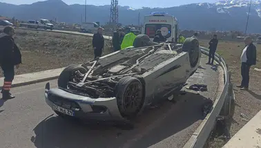Konya’da kontrolden çıkan otomobil takla attı: 4 yaralı