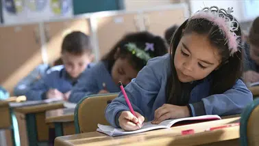 Öğrenciler okula dönüyor: 9 ünlük ara tatilde geri sayım