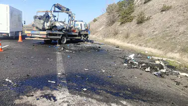 Konya plakalı araçtan geriye parçalar kaldı: kazada 5 kişi öldü