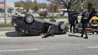 Konya'da kontrolden çıkan otomobil takla attı: 2 yaralı