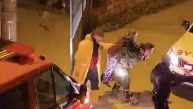 Çaylar dereler taştı: İnsanlar hayatlarını zor kurtardı