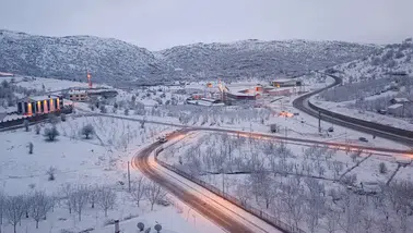 Nisan ayında Konya'ya kar sürprizi: İlçe beyaza büründü