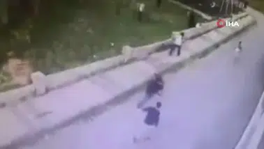 Akran şiddetinde dehşet görüntüler: Ölen de öldüren de çocuk