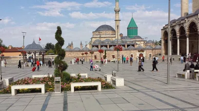 Konya'da İranlı kadınların tepki toplayan ayini! Bunlar ne yapıyor?