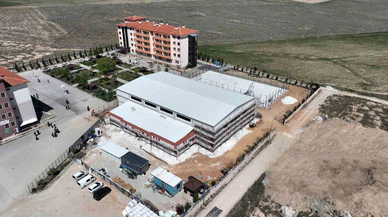 Konya'nın bu ilçesinde çim sahalar yükseliyor