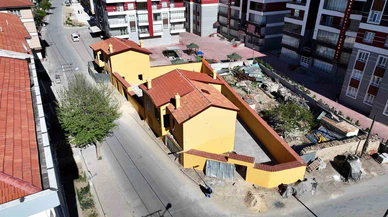 Konya'daki 100 yıllık yapılar ayağa kalkıyor