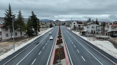 Konya’da sürücülerin kafasını karıştıran yol!