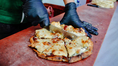 Halka Konya'dan başladı! Anadolu'nun pizzasının ünü giderek artıyor
