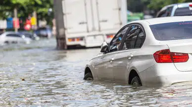 Konya'yı resmen sel vurdu! Suların boyu 1 metreye yaklaştı