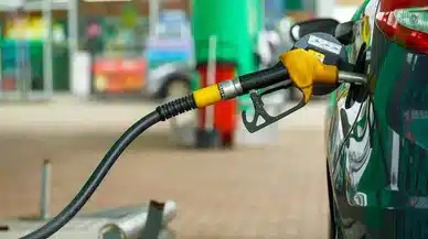 Benzine zam yapılacak: Tabelalar bu gece değişecek