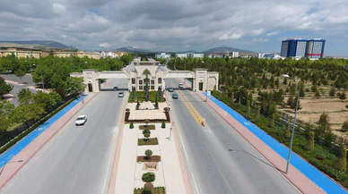 Türkiye'nin parlayan yıldızı Selçuk Üniversitesi'nden dev burs fırsatı!