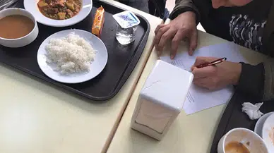 Konya'daki öğrenciler 4 çeşit yemeği 30 liraya yiyecek