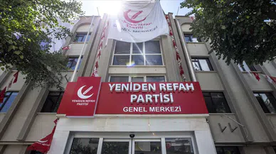 Konya'da YRP krizi! Başkan zehir zemberek sözlerle istifa etti