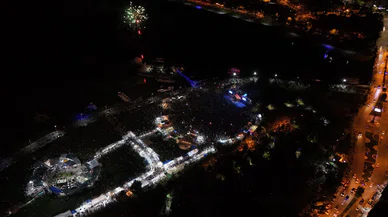 Ünlüler geçidi yaşandı, Konya konsere doydu! Festival 5 gün sürdü