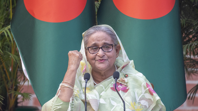 Bangladeş’te Başbakan Hasina istifa etti! Hindistan’a kaçtı