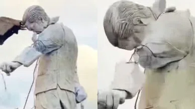 Halk öfkesini heykellerden çıkarttı