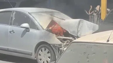 Sanayide tamir sırası bekleyen araç alev aldı