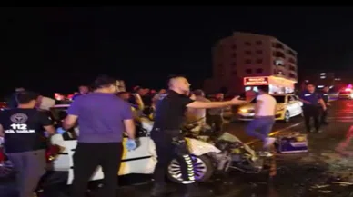 Otomobil TIR'a arkadan çarptı ortalık  can pazarına döndü