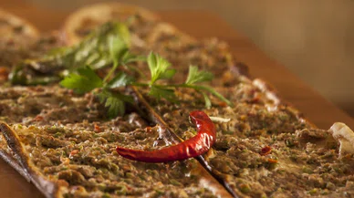 Konyalıların tarihi lezzeti artık düşündürüyor! Etliekmek cep yakıyor