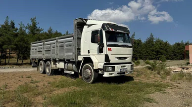 Tarlada kamyonetin altında kalan çocuk hayatını kaybetti
