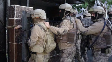 İnterpol’ün aradığı şüpheliler Türkiye'de yakalandı