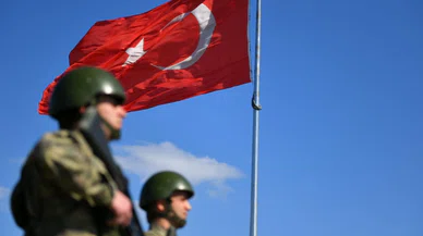 FETÖ mensubu kişiler sınırda yakalandı