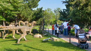 Konyalılar dinozorları çok sevdi! 150 bin kişi ziyaret etti