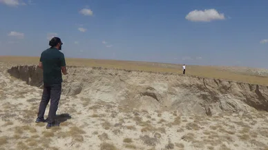 Konya göçüyor! Fevzi Paşa Mahallesi'nde dev obruk oluştu