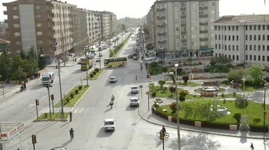Konya'daki bu belediye sokak lambalarını Atatürk ile donattı! Muhteşem manzara